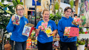 Royal City Nursery-Guelph Ontario-Your Guide to Planting Spring Bulbs-team with bulb products